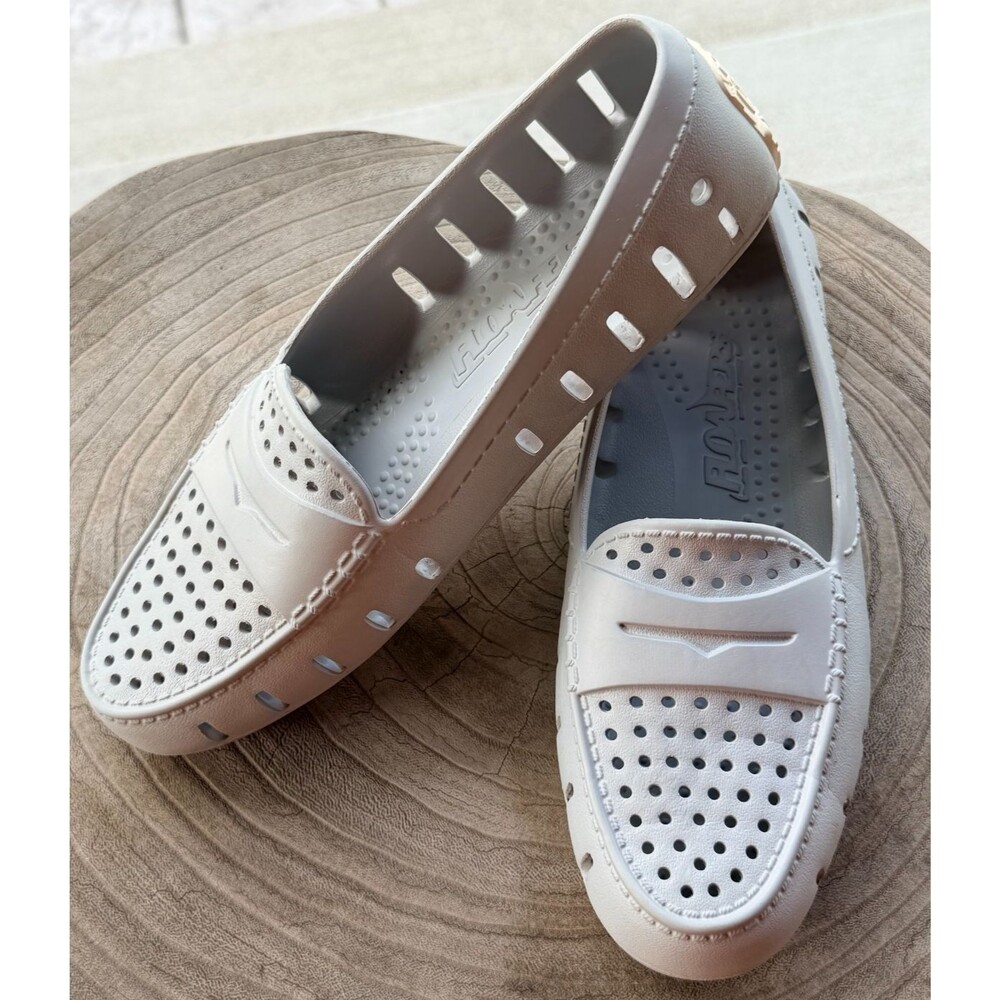 Floafers Posh Driver Womens Harbor Mist Gray Coconut Water Shoes Size 9